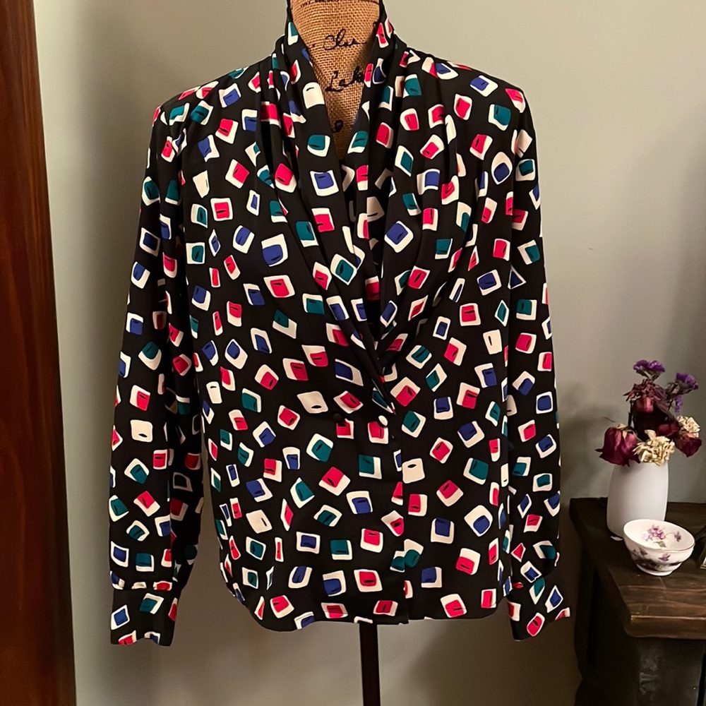 Vintage 1908s E.K. design top. Size medium- please see measurements below.